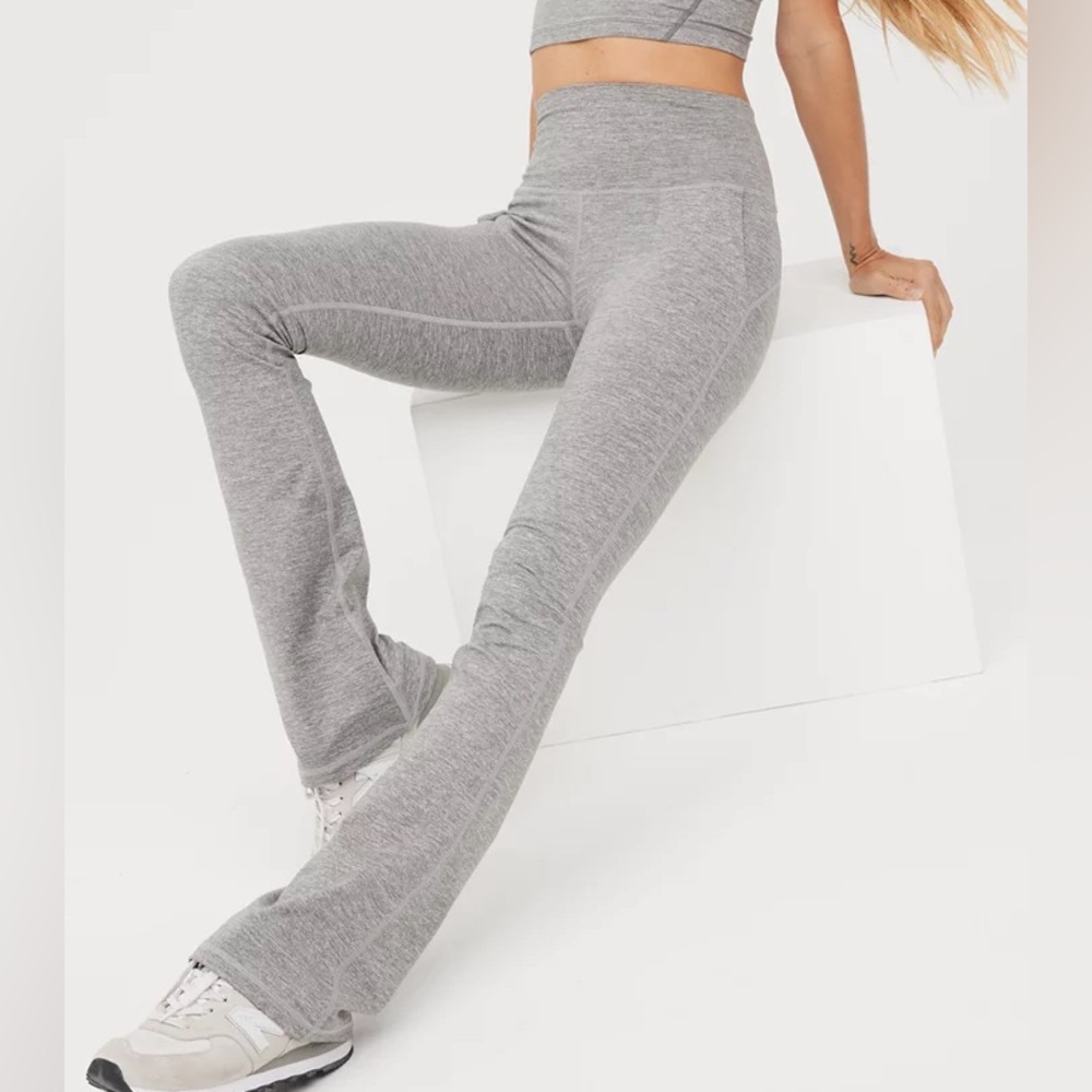 OFFLINE By Aerie The Hugger Pocket Bootcut Legging